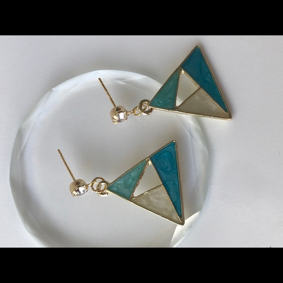 Brand New Earrings - Picture 4 of 4